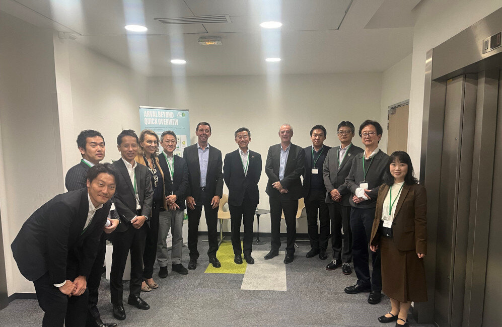 Arval訪問時の記念写真